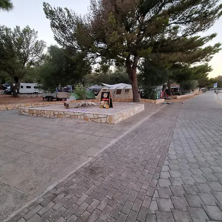 Campsite Premium Mobile Zen Spot 277 *