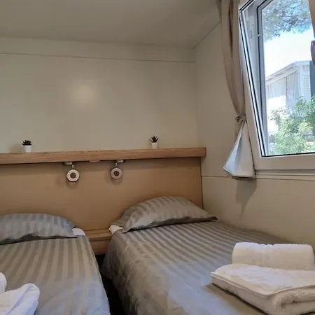Premium Mobile Zen Spot 277 Campsite Jezera
