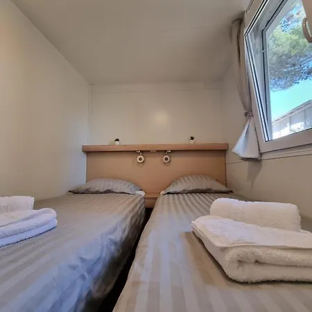 Premium Mobile Zen Spot 277 Campsite